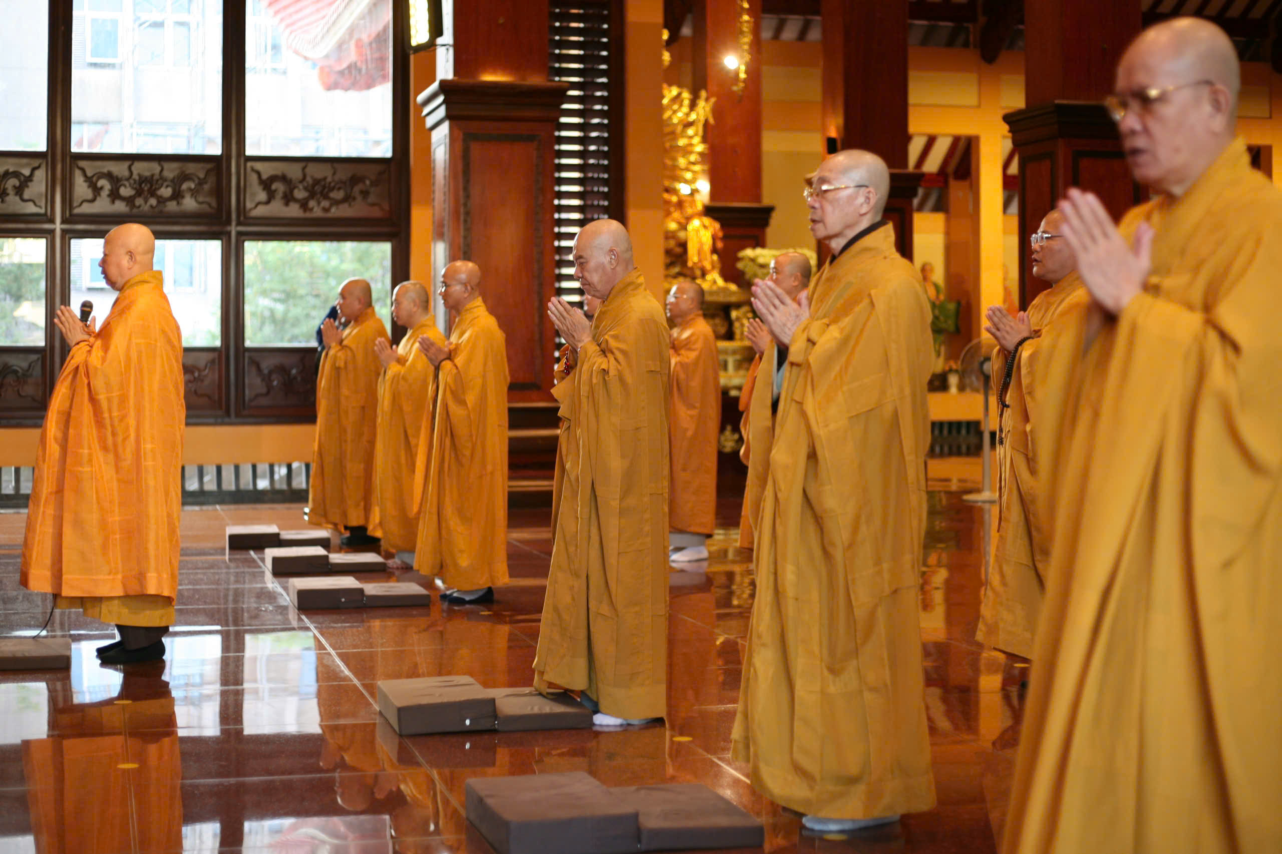 Ba hồi chu&ocirc;ng, trống B&aacute;t Nh&atilde; ng&acirc;n vang, nguyện cầu quốc th&aacute;i d&acirc;n an - Ảnh 6.