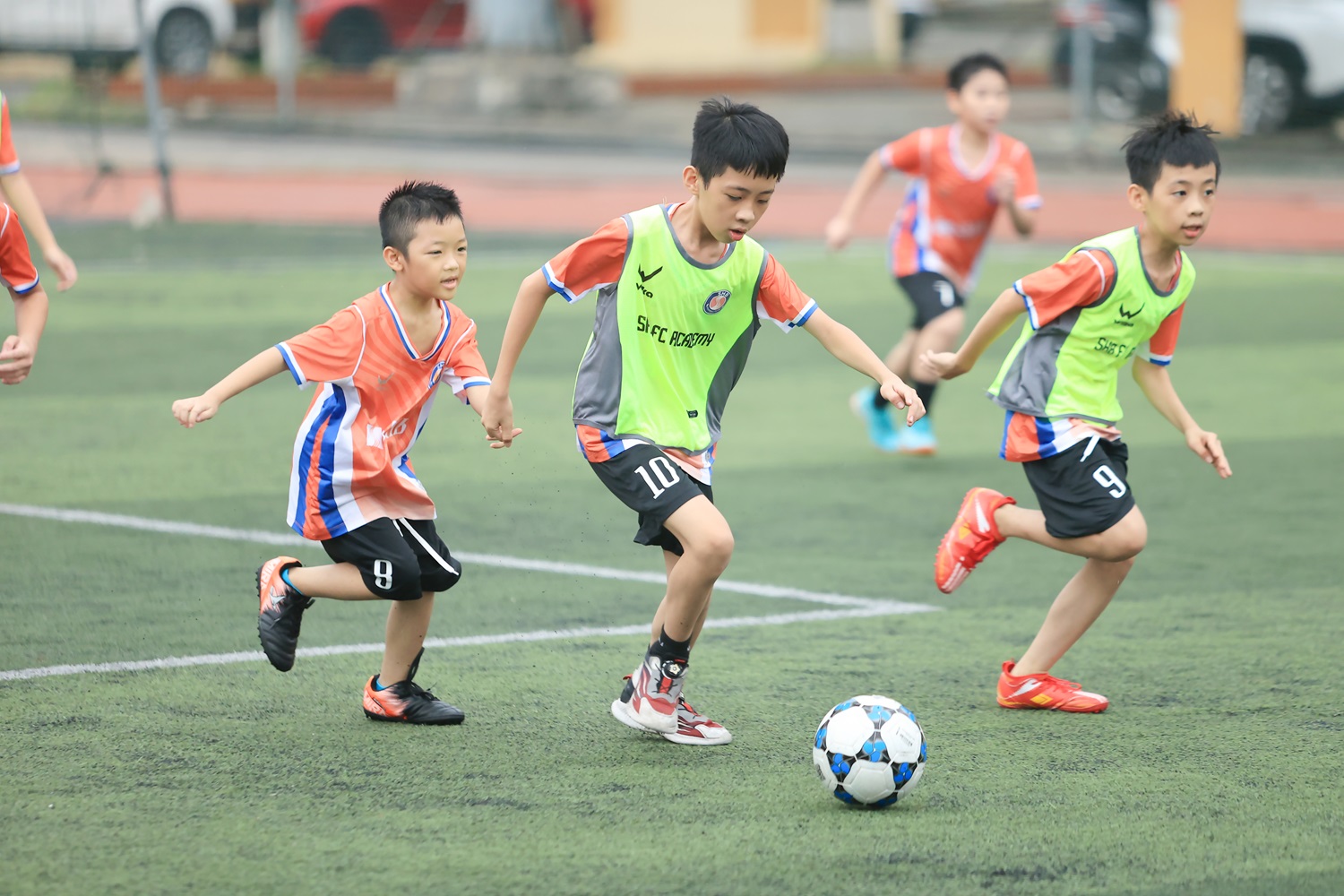 Chương tr&igrave;nh đ&agrave;o tạo b&oacute;ng đ&aacute; trẻ SHB FC Academy - M&oacute;n qu&agrave; &yacute; nghĩa cho thiếu nhi- Ảnh 2.