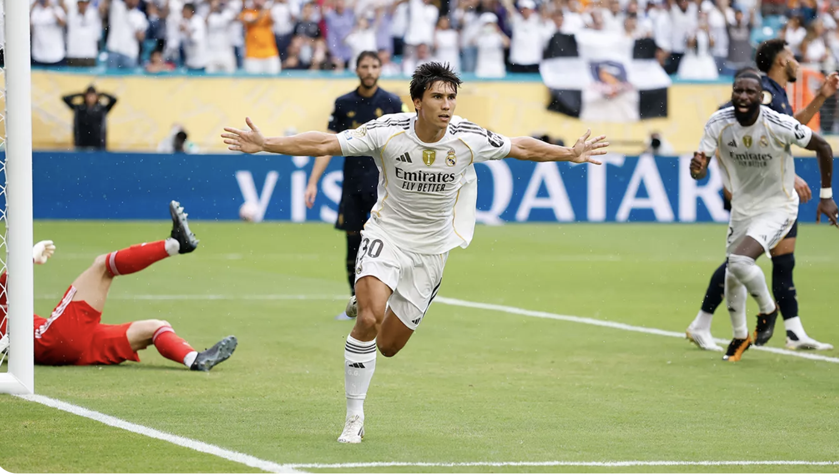Thắng nhẹ nh&agrave;ng Juventus, Real Madrid gi&agrave;nh v&eacute; tứ kết FIFA Club World Cup- Ảnh 4.