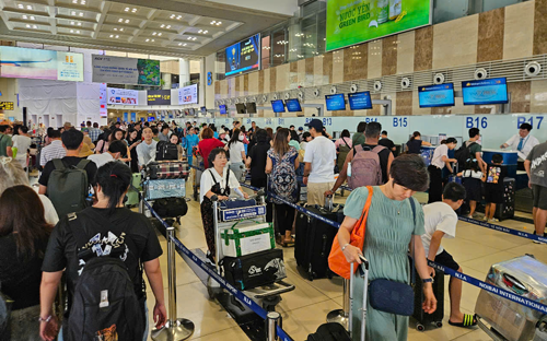 Bất ngờ giá vé máy bay