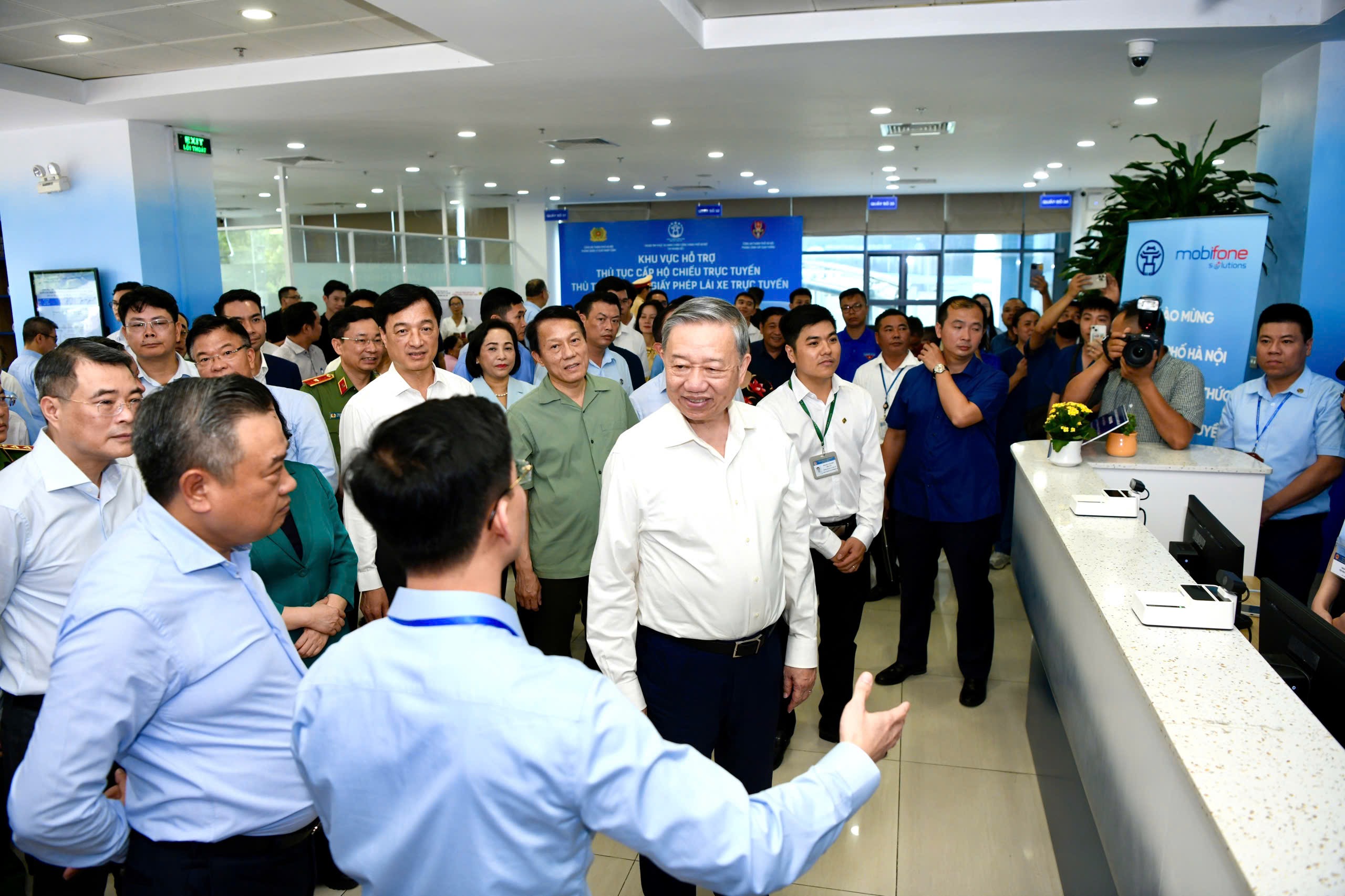Hình ảnh Tổng Bí thư Tô Lâm kiểm tra hoạt động của chính quyền địa phương 2 cấp - Ảnh 3.