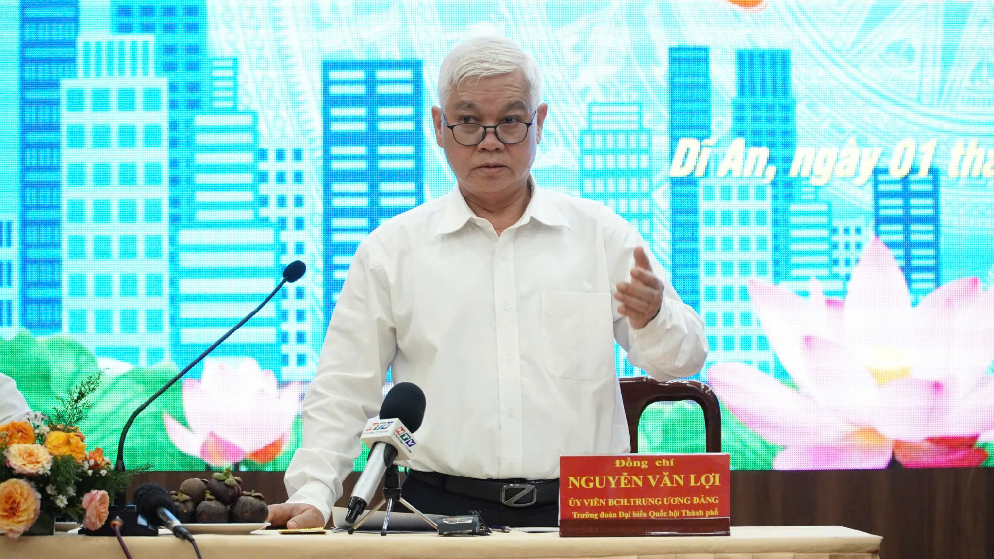 L&agrave;m việc với phường đ&ocirc;ng d&acirc;n nhất, Chủ tịch UBND TP HCM n&ecirc;u r&otilde; 4 nhiệm vụ quan trọng - Ảnh 2.