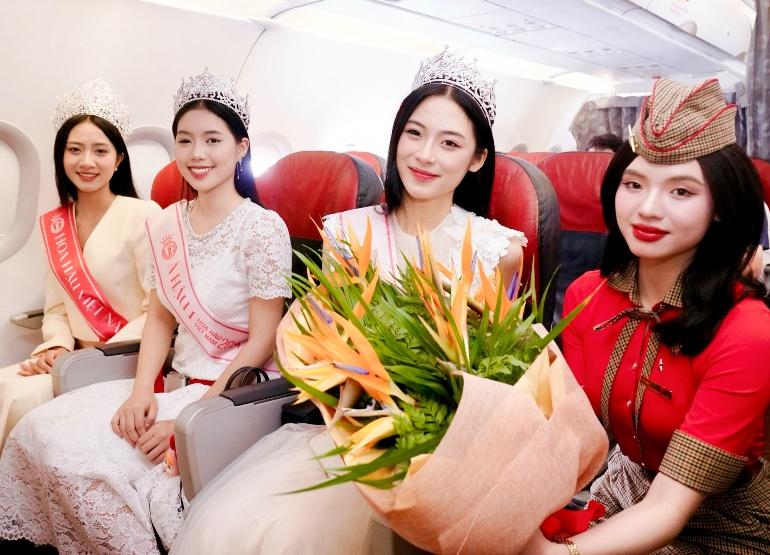 T&acirc;n Hoa hậu Việt Nam bay c&ugrave;ng Vietjet tr&ecirc;n h&agrave;nh tr&igrave;nh đầu ti&ecirc;n sau lễ đăng quang- Ảnh 5.
