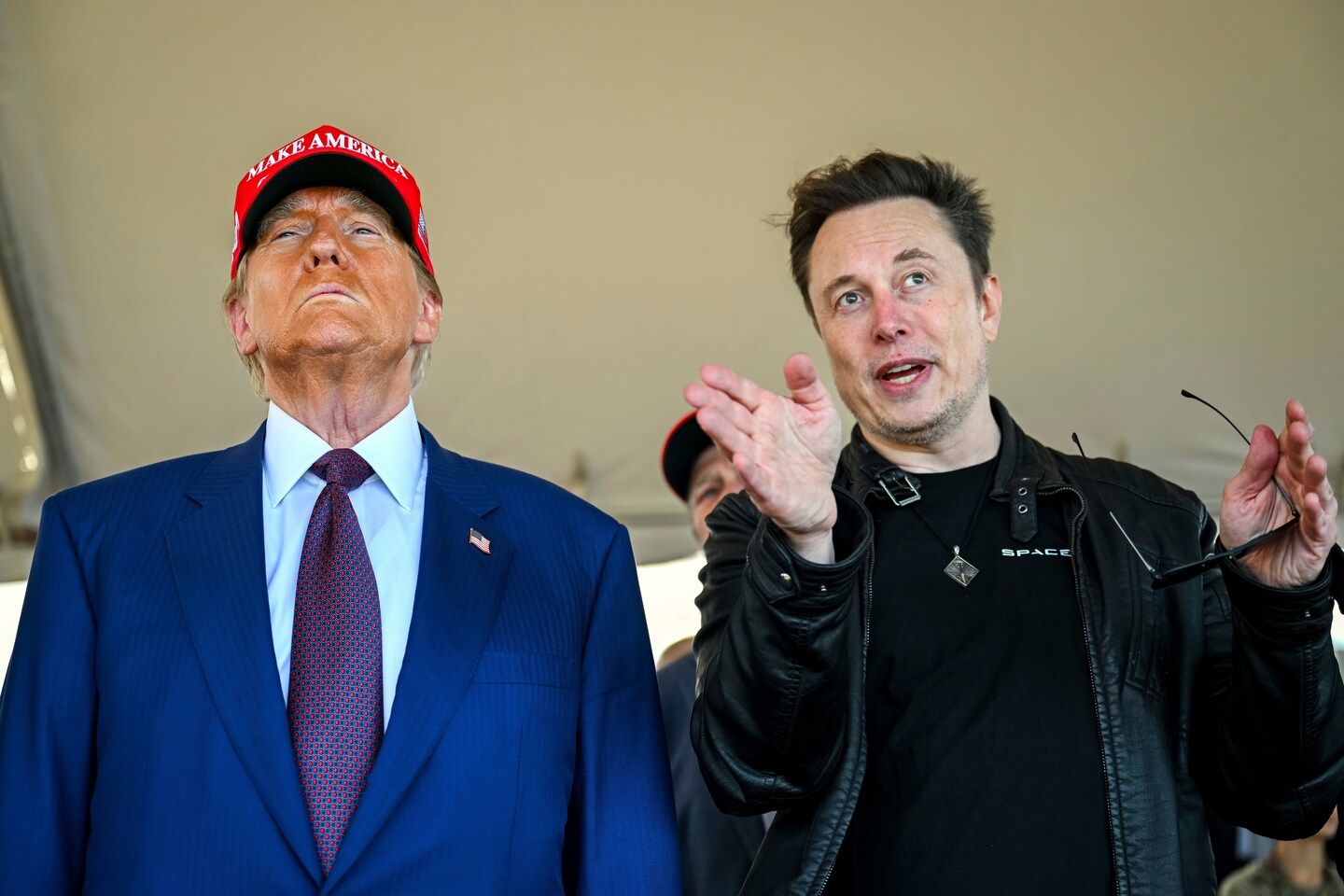 Tổng thống Donald Trump, tỉ phú Musk lại gay gắt, "siêu dự luật" qua ải thượng viện- Ảnh 1.