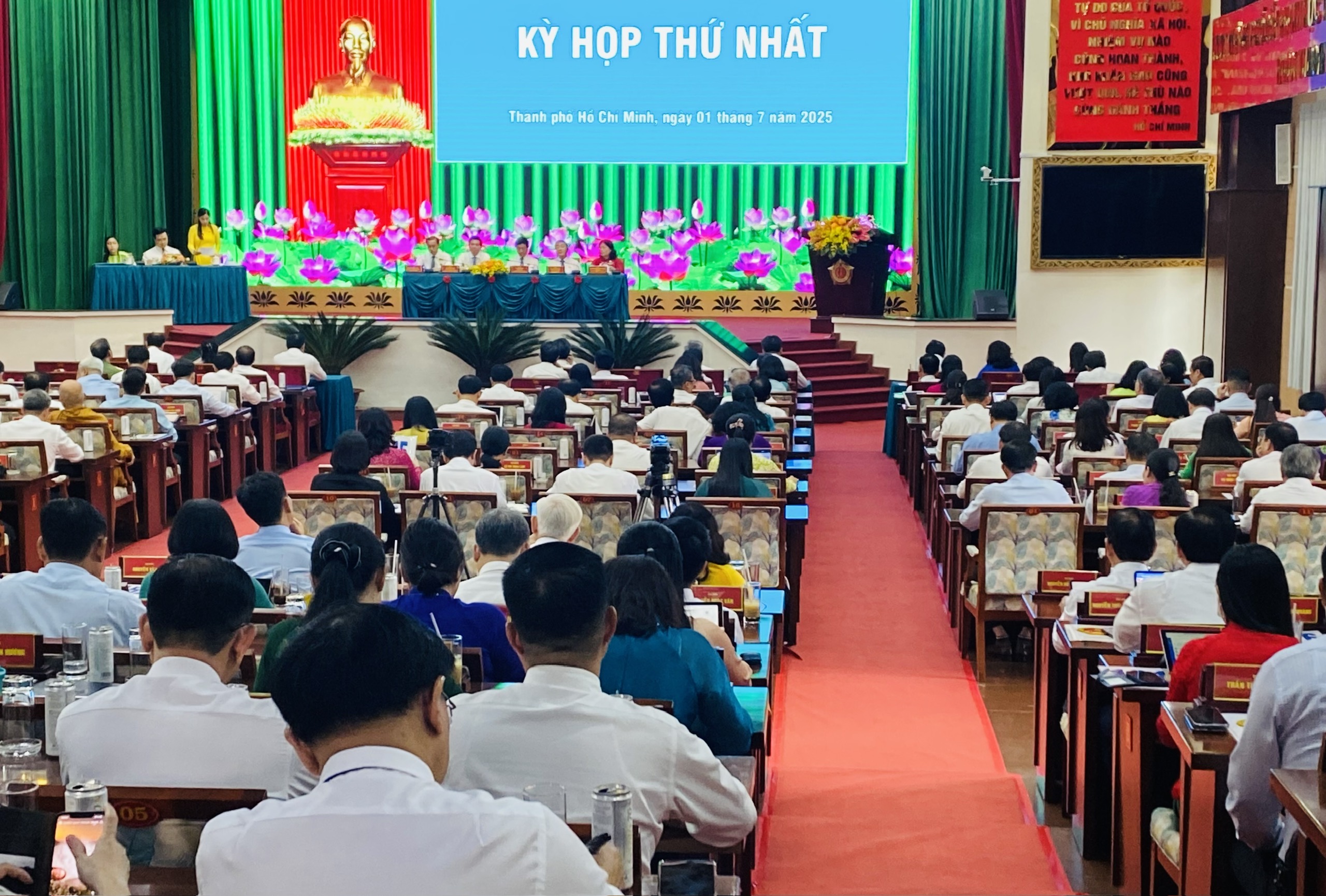 15 cơ quan chuy&ecirc;n m&ocirc;n của UBND TP HCM mới gồm những sở, ng&agrave;nh n&agrave;o?- Ảnh 1.