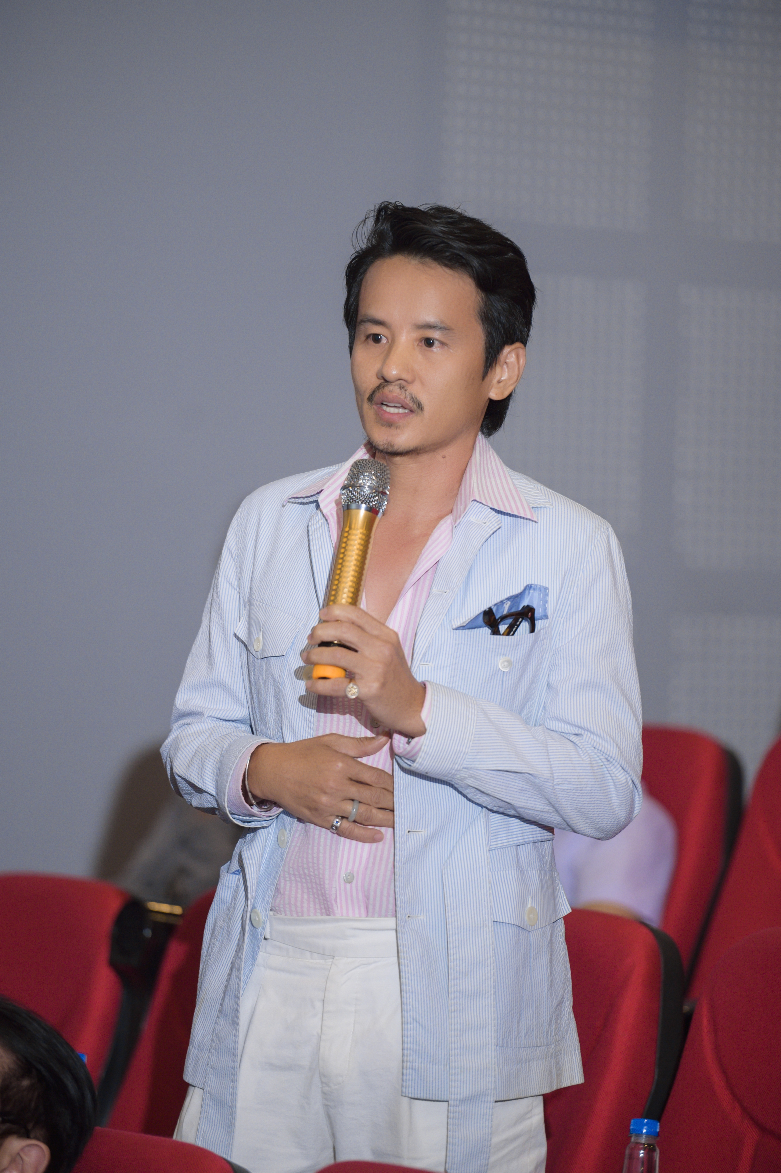 H&agrave;nh tr&igrave;nh nh&igrave;n lại bản th&acirc;n của diễn vi&ecirc;n Hồ Quang Mẫn   - Ảnh 1.