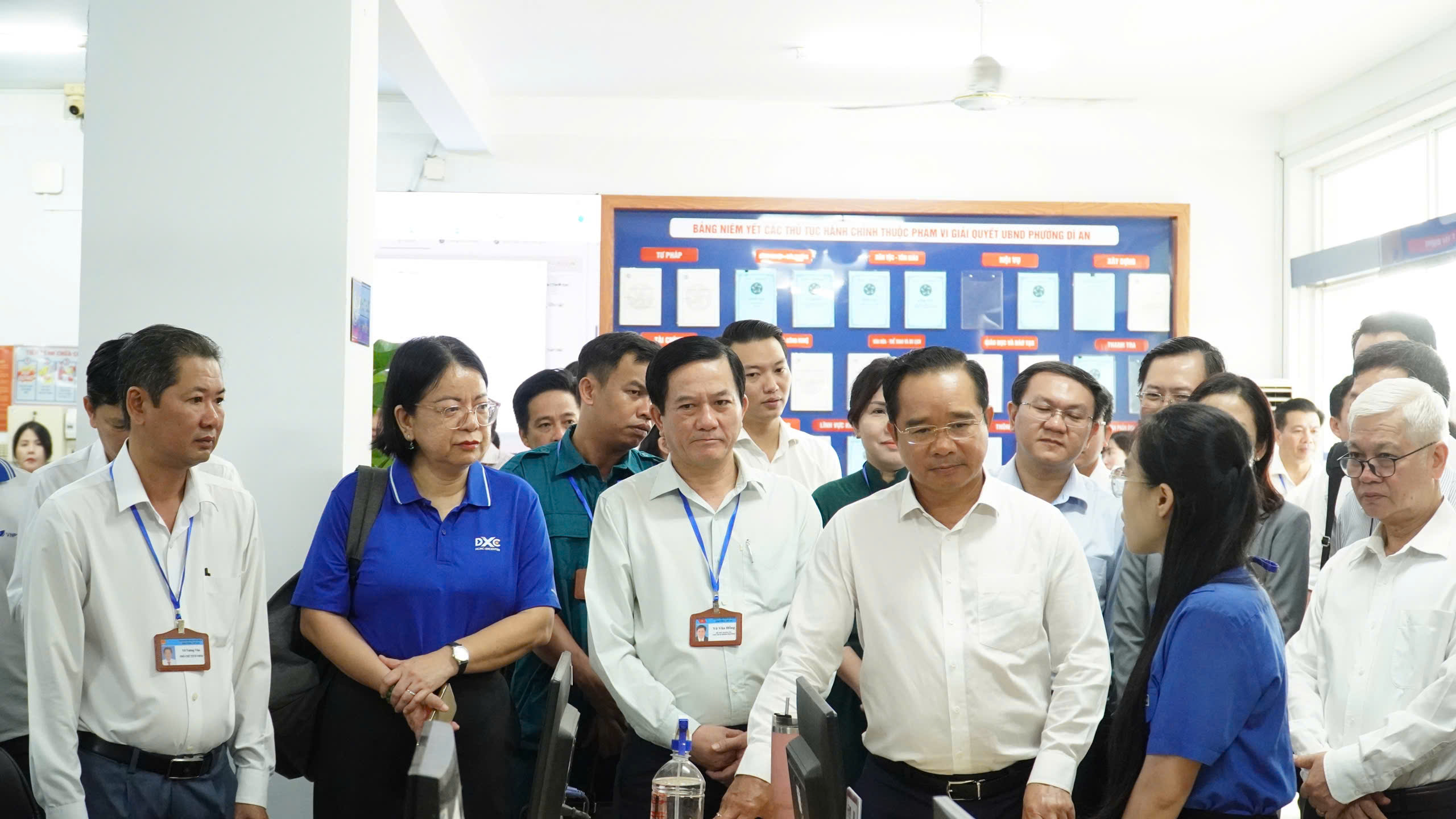 H&igrave;nh ảnh Chủ tịch UBND TP HCM Nguyễn Văn Được khảo s&aacute;t tại phường Dĩ An - Ảnh 1.