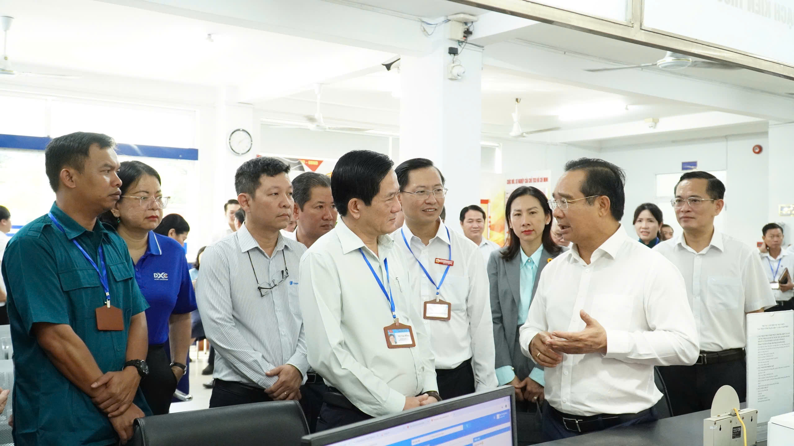 H&igrave;nh ảnh Chủ tịch UBND TP HCM Nguyễn Văn Được khảo s&aacute;t tại phường Dĩ An - Ảnh 5.