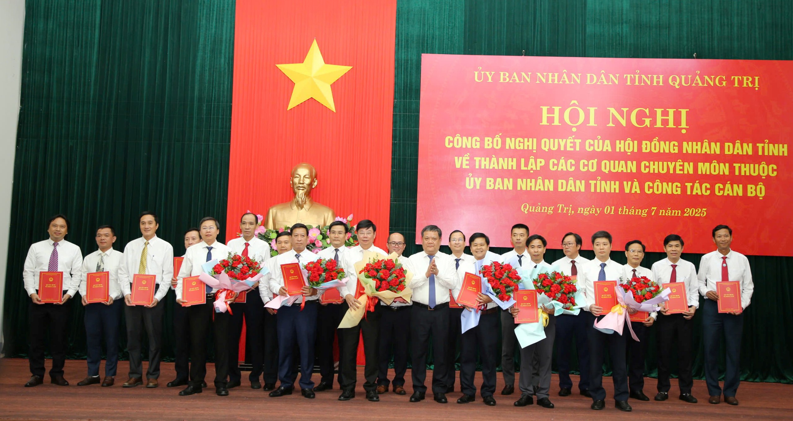 Ai giữ chức Gi&aacute;m đốc - Thủ trưởng cơ quan c&aacute;c Sở, ng&agrave;nh tại tỉnh Quảng Trị mới?- Ảnh 2.