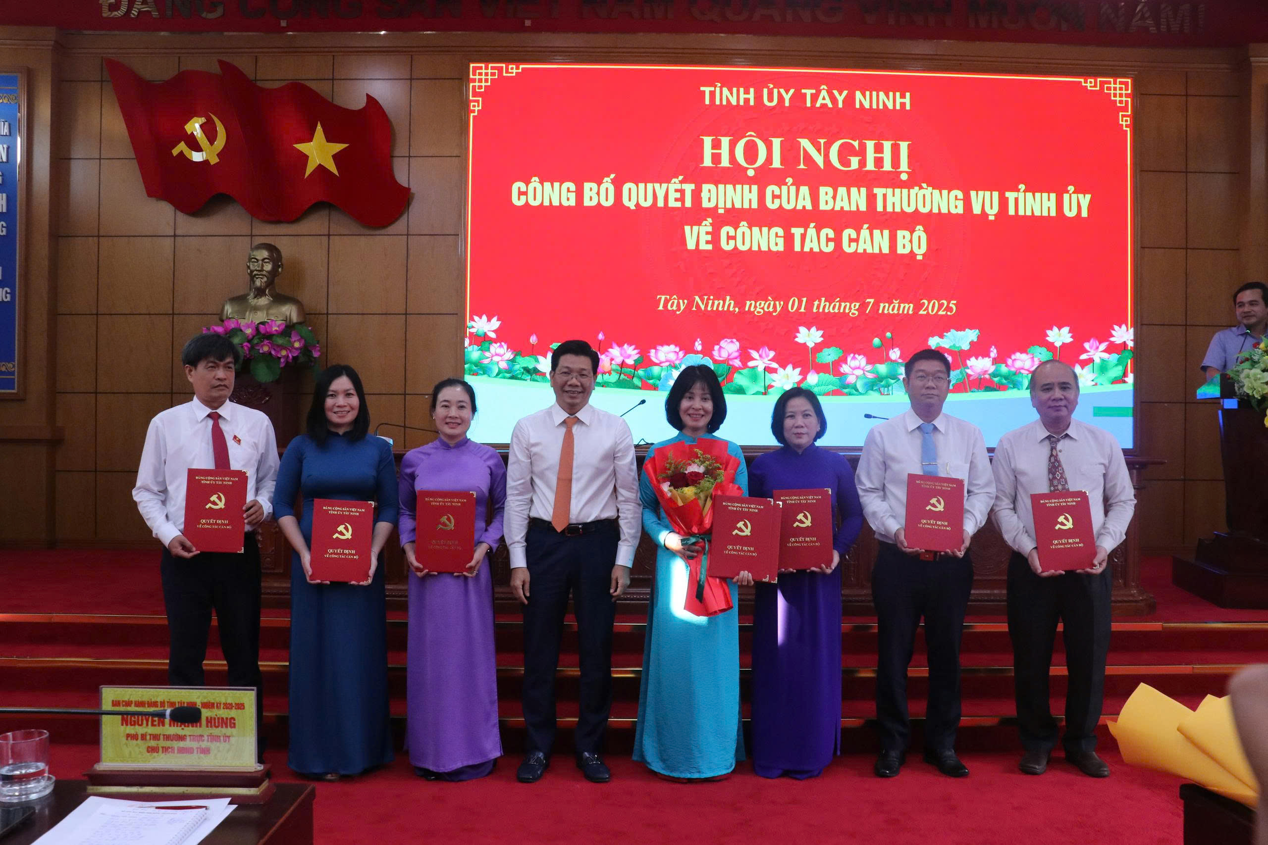 Sau hợp nhất, tỉnh T&acirc;y Ninh mới c&ocirc;ng bố nhiều quyết định về c&aacute;n bộ- Ảnh 3.