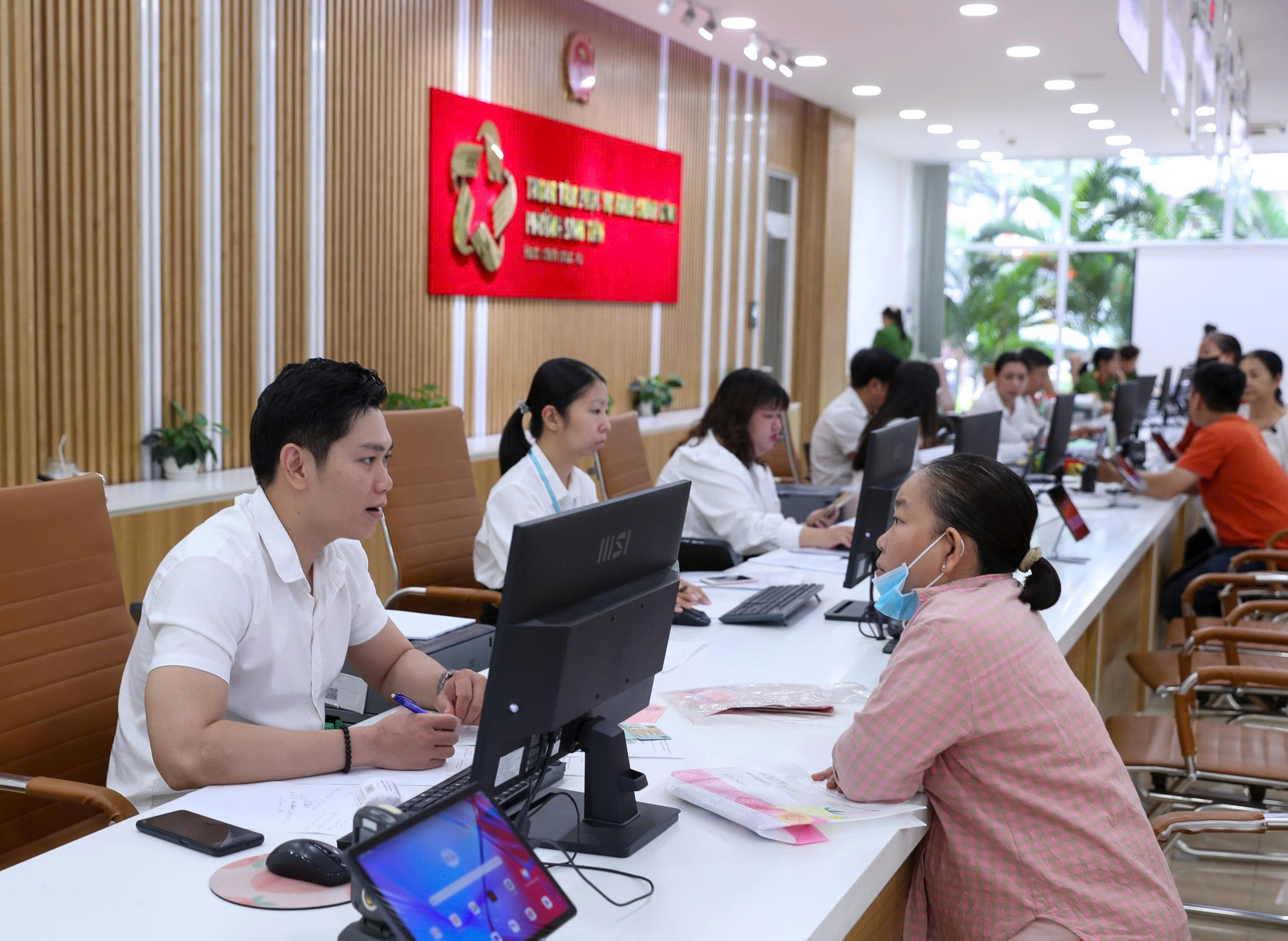 Phục vụ tốt hơn, tiện lợi hơn- Ảnh 1.