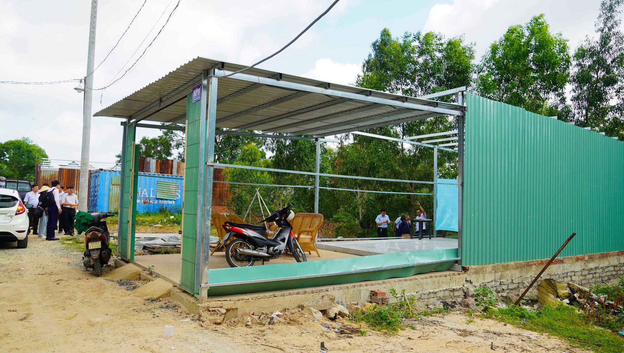 H&igrave;nh ảnh 3 tổ c&ocirc;ng t&aacute;c tiến h&agrave;nh kiểm tra trật tự x&acirc;y dựng tại 1 phường ở TP HCM trong ng&agrave;y 10-7 - Ảnh 1.