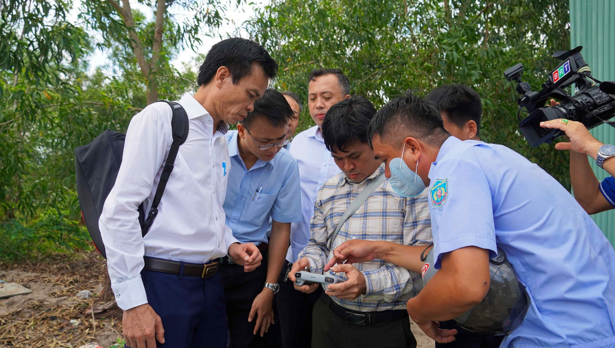 H&igrave;nh ảnh 3 tổ c&ocirc;ng t&aacute;c tiến h&agrave;nh kiểm tra trật tự x&acirc;y dựng tại 1 phường ở TP HCM trong ng&agrave;y 10-7 - Ảnh 5.
