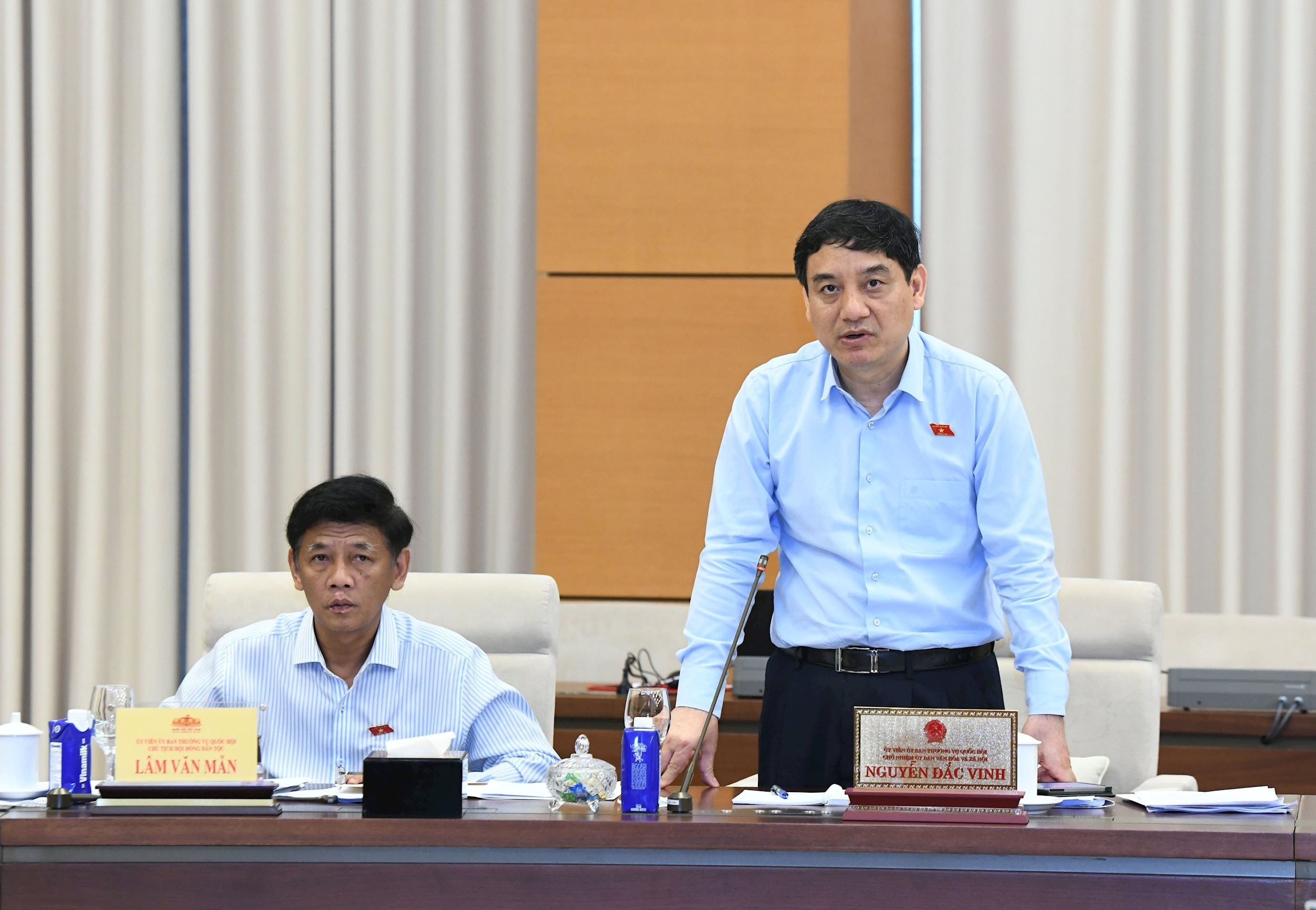 Ông Phan Văn Mãi: Giáo dục phổ thông không phải chỉ học chữ mà phải xây dựng một thế hệ vươn mình- Ảnh 2.
