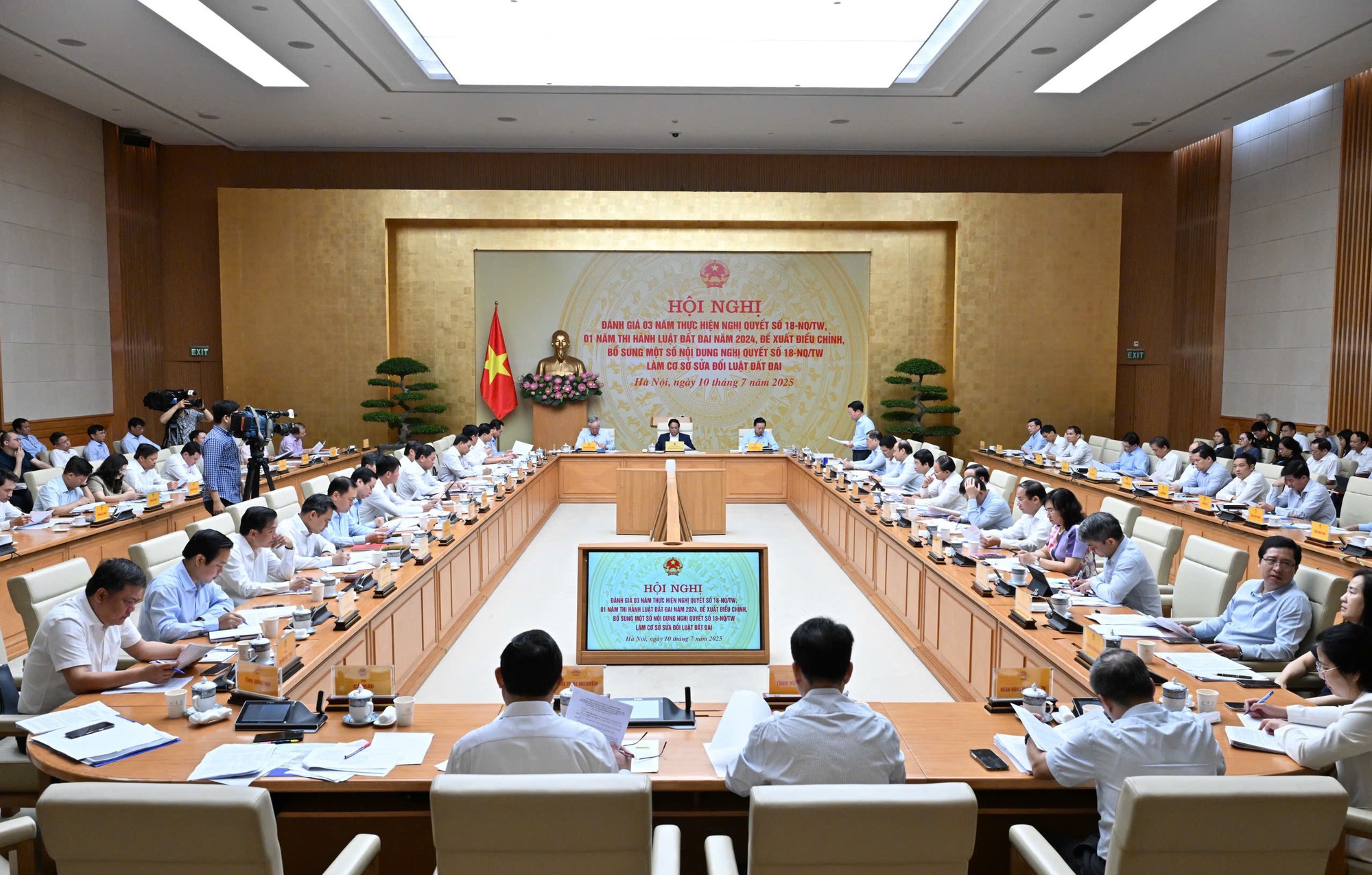 Đánh giá thực hiện Nghị quyết 18, làm cơ sở sửa đổi Luật Đất đai 2024 - Ảnh 1.