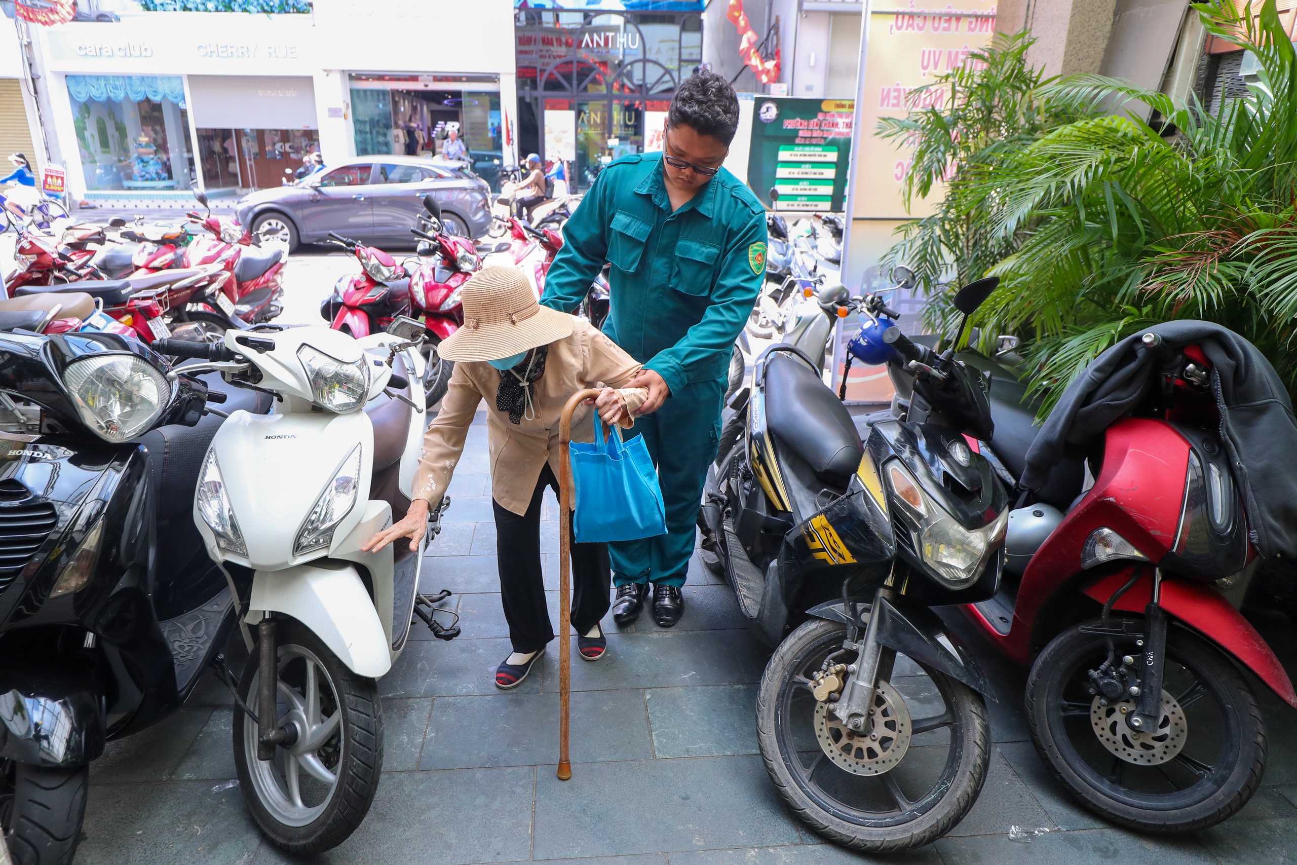 H&igrave;nh ảnh ghi dấu vận h&agrave;nh ch&iacute;nh quyền 2 cấp tại TP HCM - Ảnh 3.