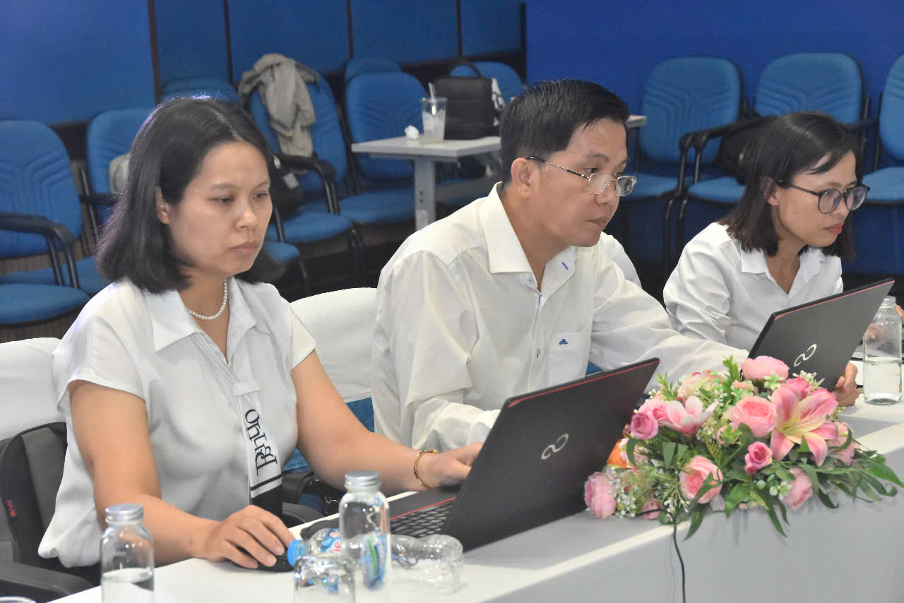 Giao lưu trực tuyến về Luật BHYT sửa đổi: Vững tin v&agrave;o trụ cột an sinh x&atilde; hội - Ảnh 11.