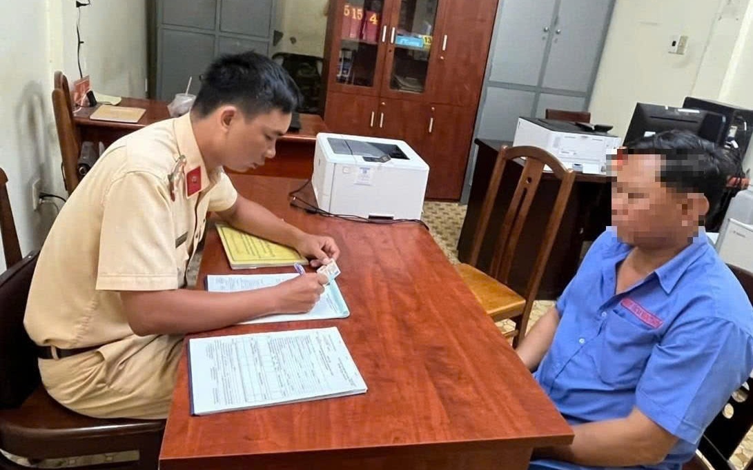 TP HCM: Xử phạt tài xế xe buýt gây bức xúc cộng đồng mạng