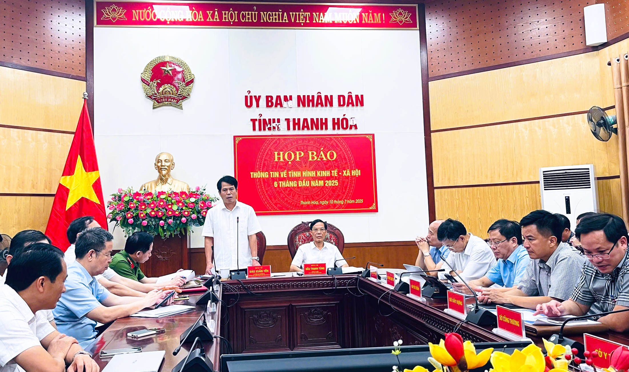 Nửa năm, Thanh Hóa thu ngân sách gần 30.000 tỉ đồng, đứng thứ 9 cả nước- Ảnh 1.