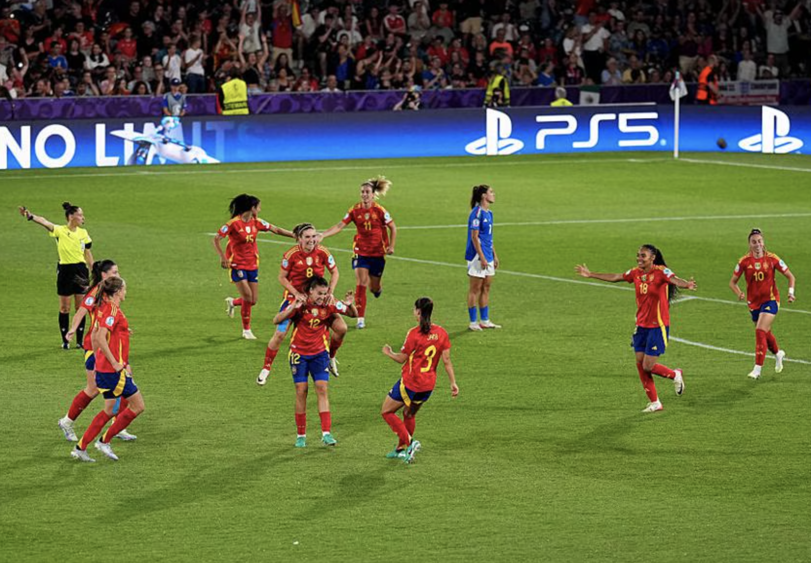 Tây Ban Nha toàn thắng, đồng hương Ronaldo chia tay sớm Euro nữ - Ảnh 10.