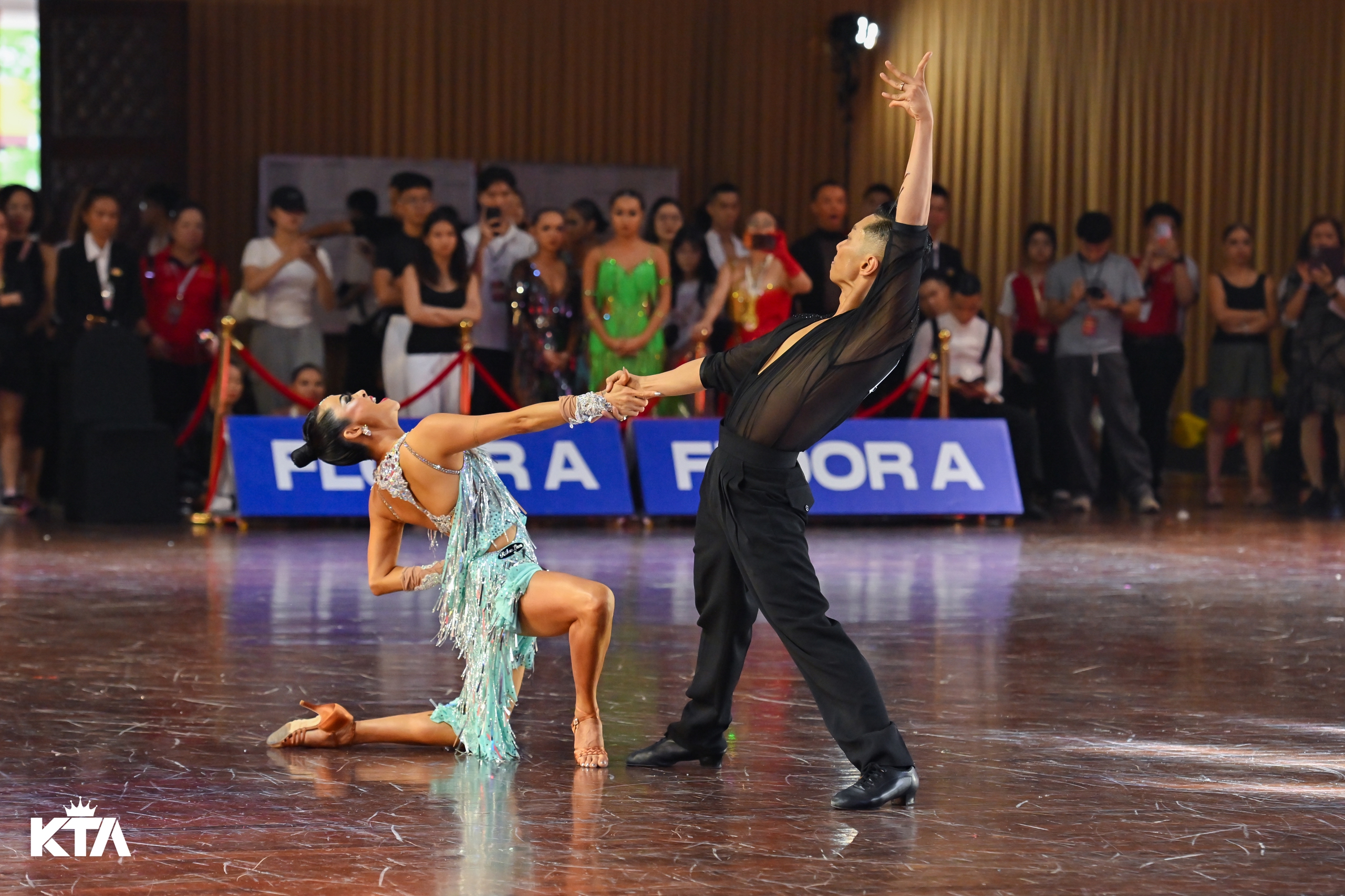 Cặp đ&ocirc;i Phan Hiển, Thu Hương đoạt c&uacute; ăn 3 tại Giải Dancesport Festival 2025 - Ảnh 6.