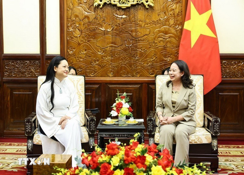 Nữ phi h&agrave;nh gia gốc Việt Amanda Nguyễn chia sẻ về cảm x&uacute;c ngắm Tr&aacute;i đất từ khoảng kh&ocirc;ng vũ trụ- Ảnh 1.