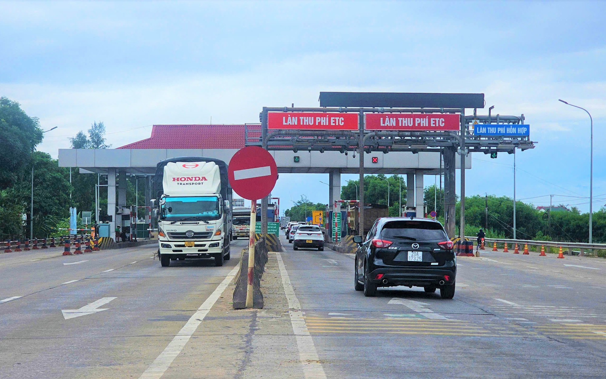 Hơn 1.300 cán bộ đi làm xa sau sáp nhập, Quảng Trị đề nghị giảm phí BOT Quán Hàu