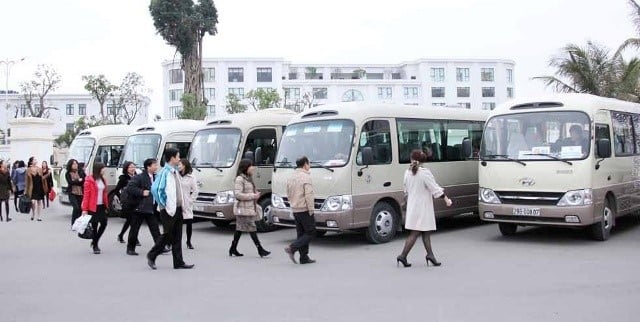Hơn 1.300 c&aacute;n bộ đi l&agrave;m xa, Quảng Trị t&iacute;nh phương &aacute;n xe kh&aacute;ch đưa đ&oacute;n hằng ng&agrave;y- Ảnh 1.