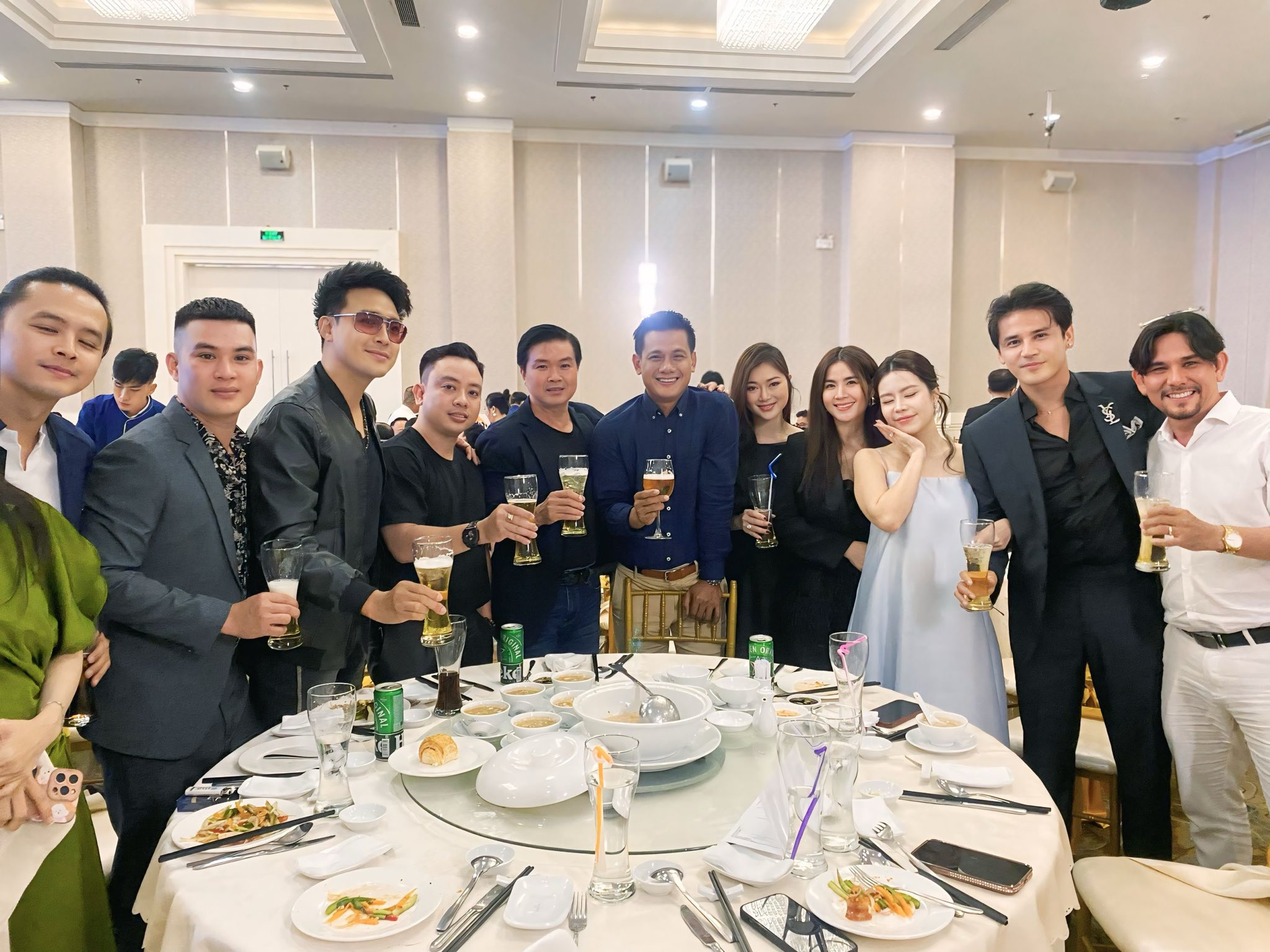 Kha Ly, T&uacute; Vi&hellip; tụ hội đ&aacute;m cưới An "Đất Phương Nam" - Ảnh 5.