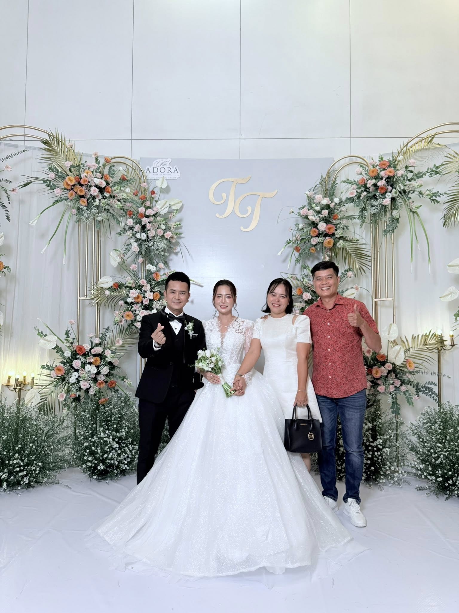 Kha Ly, T&uacute; Vi&hellip; tụ hội đ&aacute;m cưới An "Đất Phương Nam" - Ảnh 1.