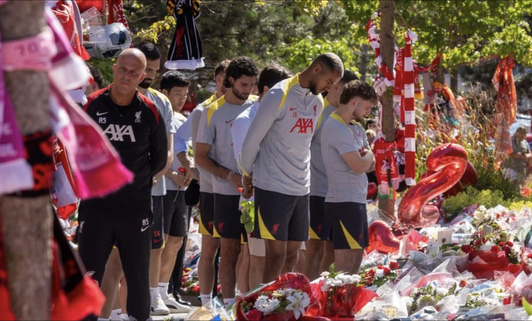 Liverpool treo vĩnh viễn &aacute;o đấu số 20 để tưởng nhớ Diogo Jota - Ảnh 3.