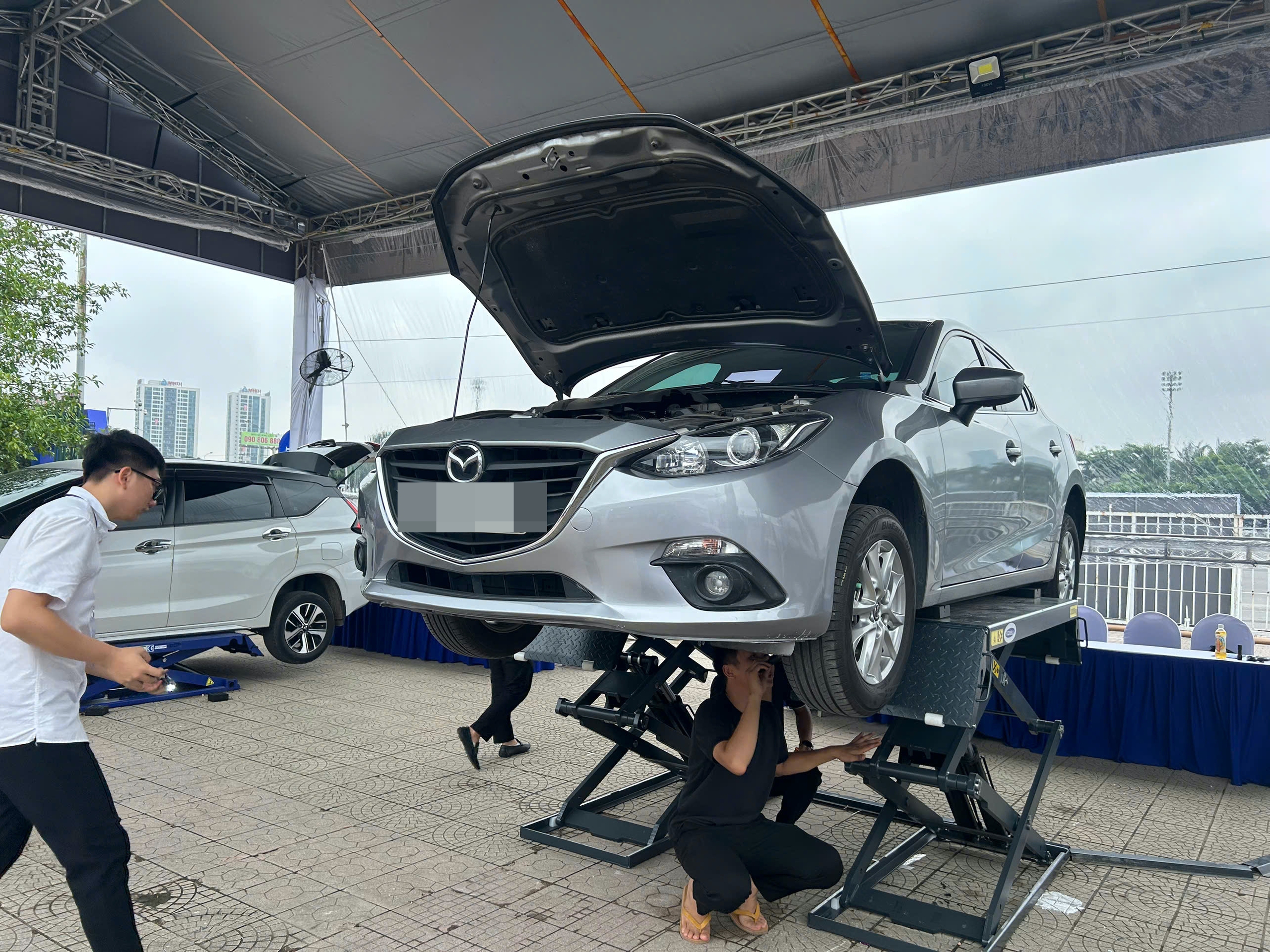 Người d&acirc;n H&agrave; Nội tiết lộ l&yacute; do &ldquo;đổi xe xăng sang xe điện&rdquo; - Ảnh 4.