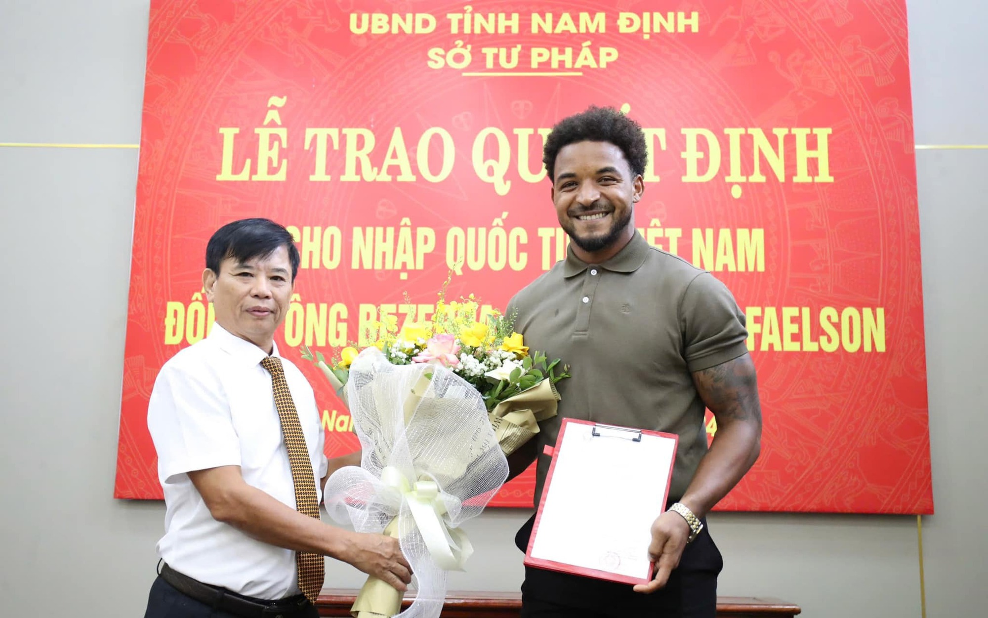 Xin nhập quốc tịch Việt Nam cần đáp ứng điều kiện gì?