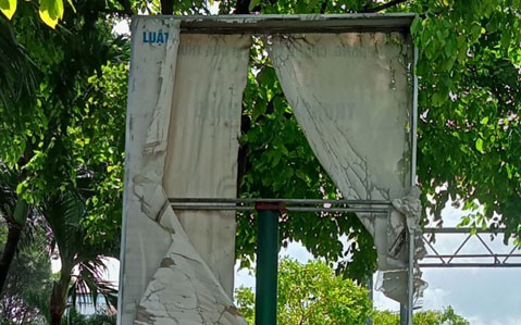 Nhếch nhác