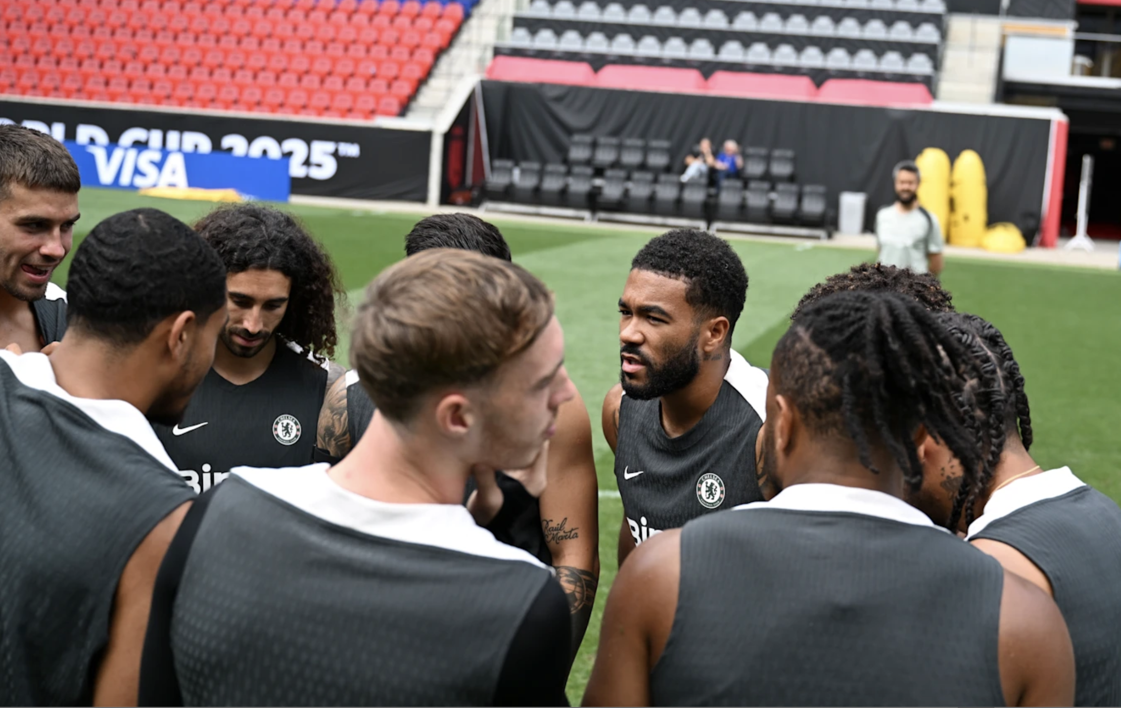 Cổ động vi&ecirc;n Paris tr&agrave;n ngập New York, Chelsea mơ lật đổ PSG ở chung kết - Ảnh 4.