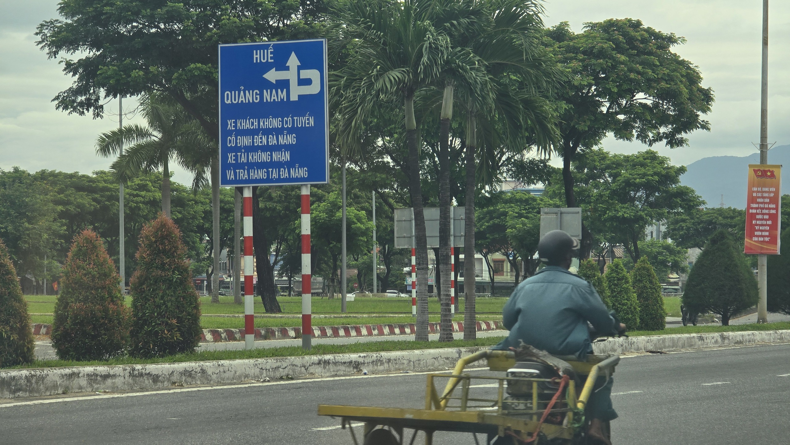 Khẩn trương điều chỉnh h&agrave;ng loạt biển chỉ dẫn giao th&ocirc;ng ở Đ&agrave; Nẵng - Ảnh 5.