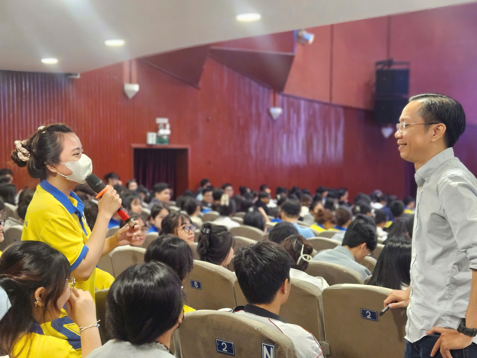 Đưa AI vào giáo dục, sinh viên và nhà trường cần phải "nâng cấp"- Ảnh 4.