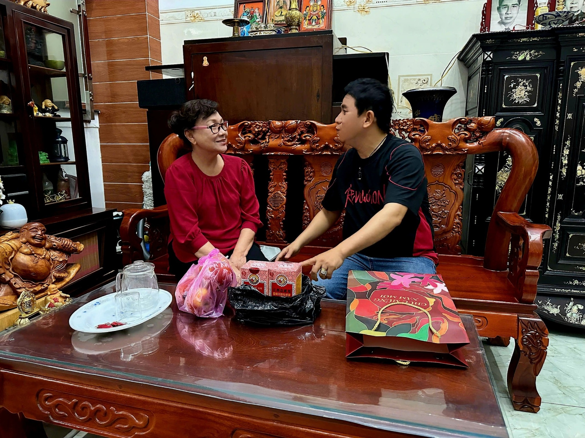 Hùng Minh, Thanh Nguyệt, Phương Bình xúc động khi nghệ sĩ trẻ tri ân - Ảnh 2.