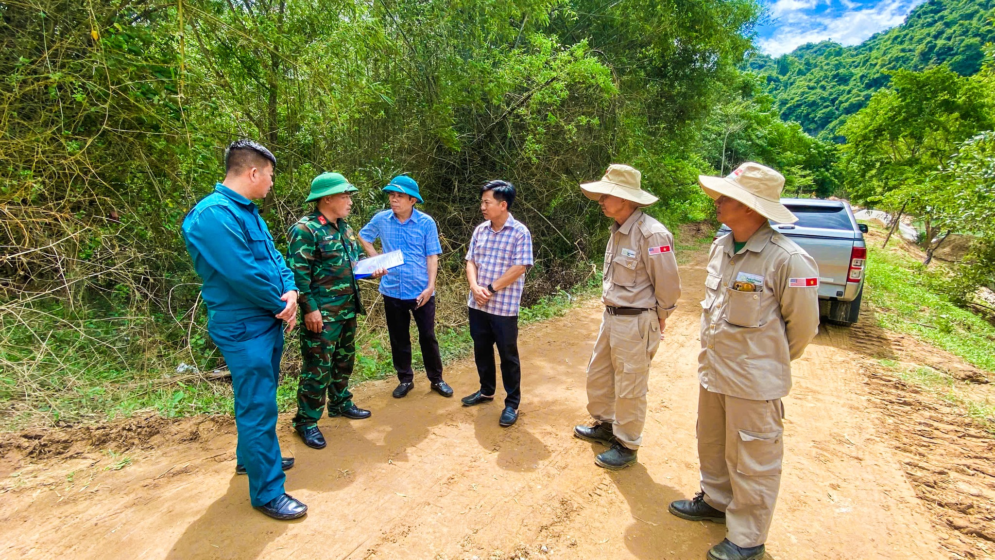 Nạo vét sông Son phát hiện bom MK82 gần động Phong Nha - Ảnh 2.