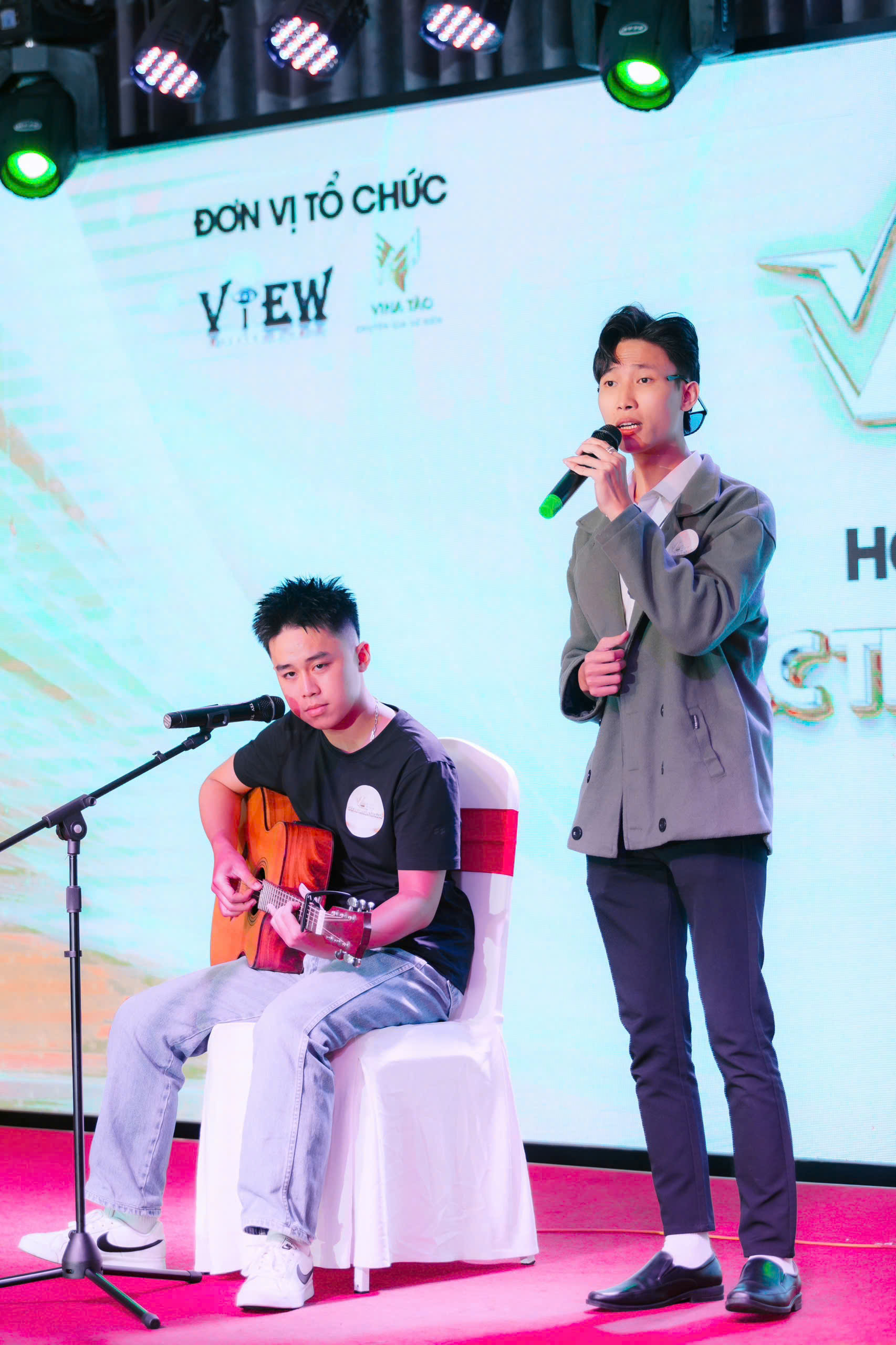 Hoa hậu Lương Thị Thùy Dung ngồi ghế nóng cuộc thi tài năng View Idol- Ảnh 1.