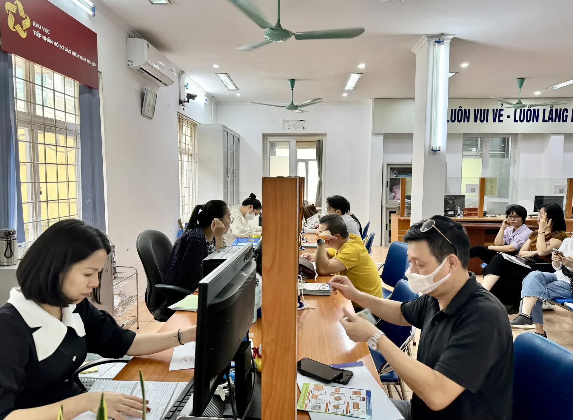 Báo in ngày 15-7: Nguồn cung nhà ở tăng mạnh- Ảnh 3.