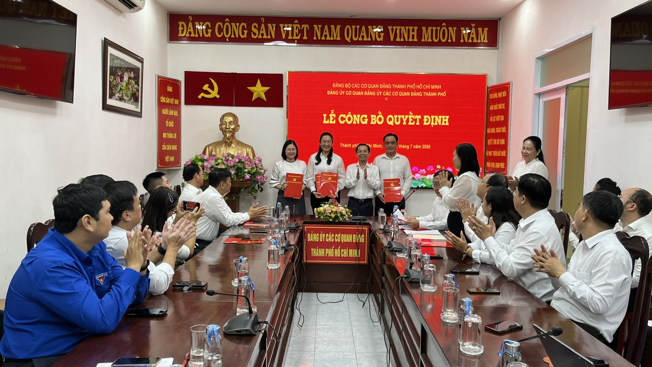 Đảng ủy Cơ quan Đảng ủy c&aacute;c cơ quan Đảng TP HCM c&ocirc;ng bố c&aacute;c quyết định quan trọng - Ảnh 1.