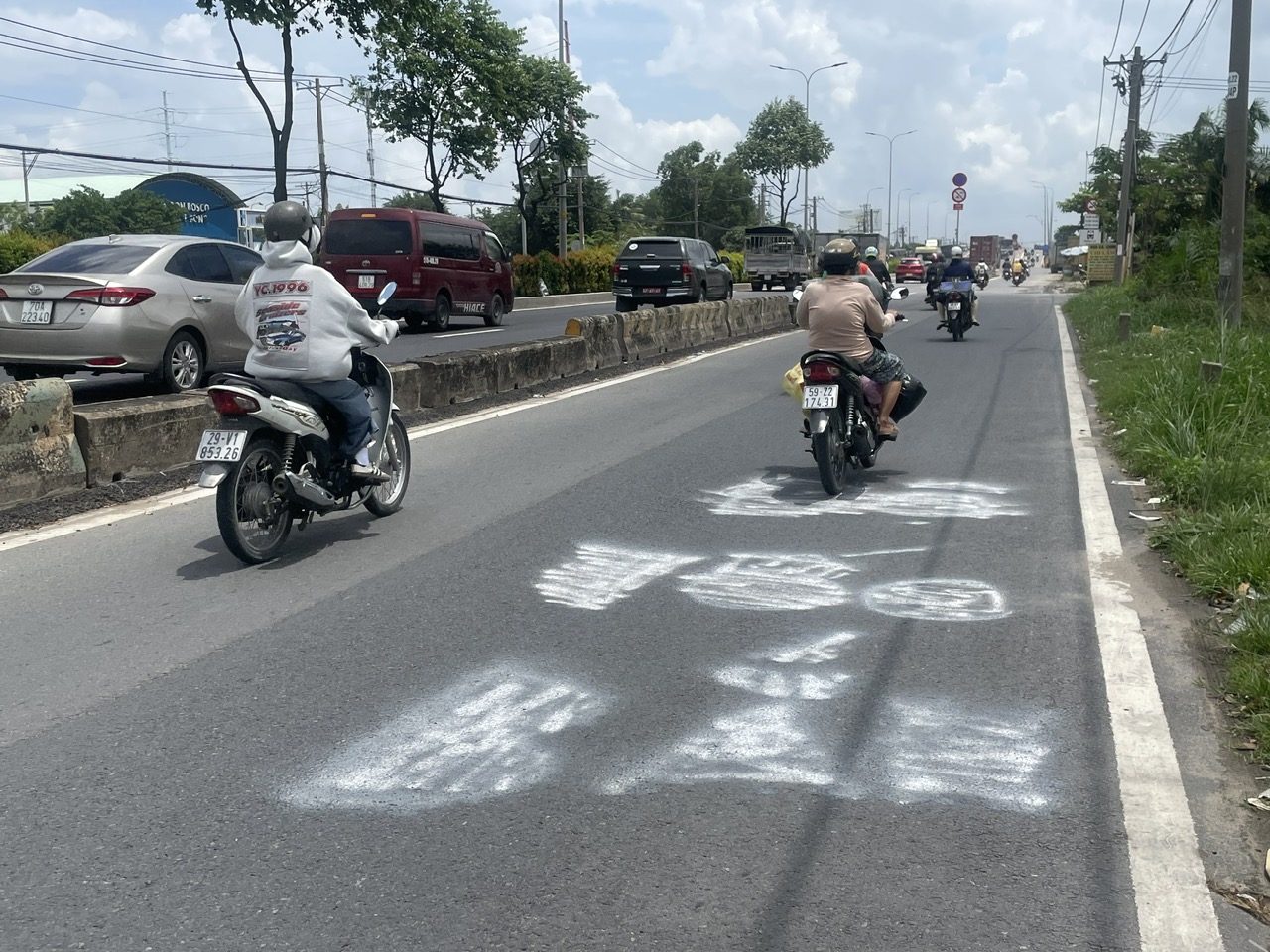 D&ograve;ng chữ "c&oacute; bắn tốc độ" bị x&oacute;a nham nhở - Ảnh 1.