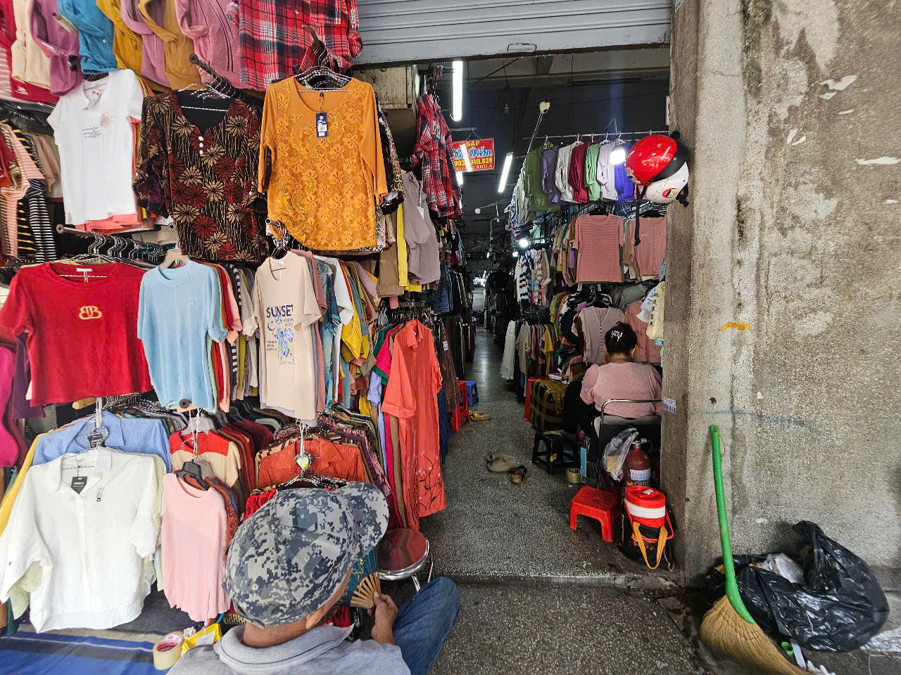 Tiểu thương TP HCM tạm nghỉ vì kinh doanh ế ẩm và quy định hóa đơn điện tử - Ảnh 2.