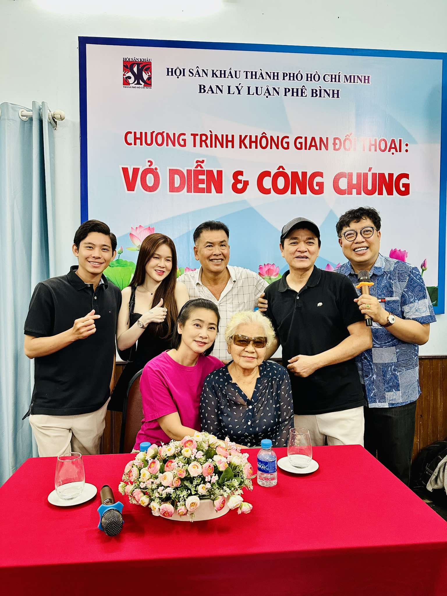 Minh Nhí, Hữu Nghĩa lo khán giả bật cười khi diễn kịch chính luận- Ảnh 4.
