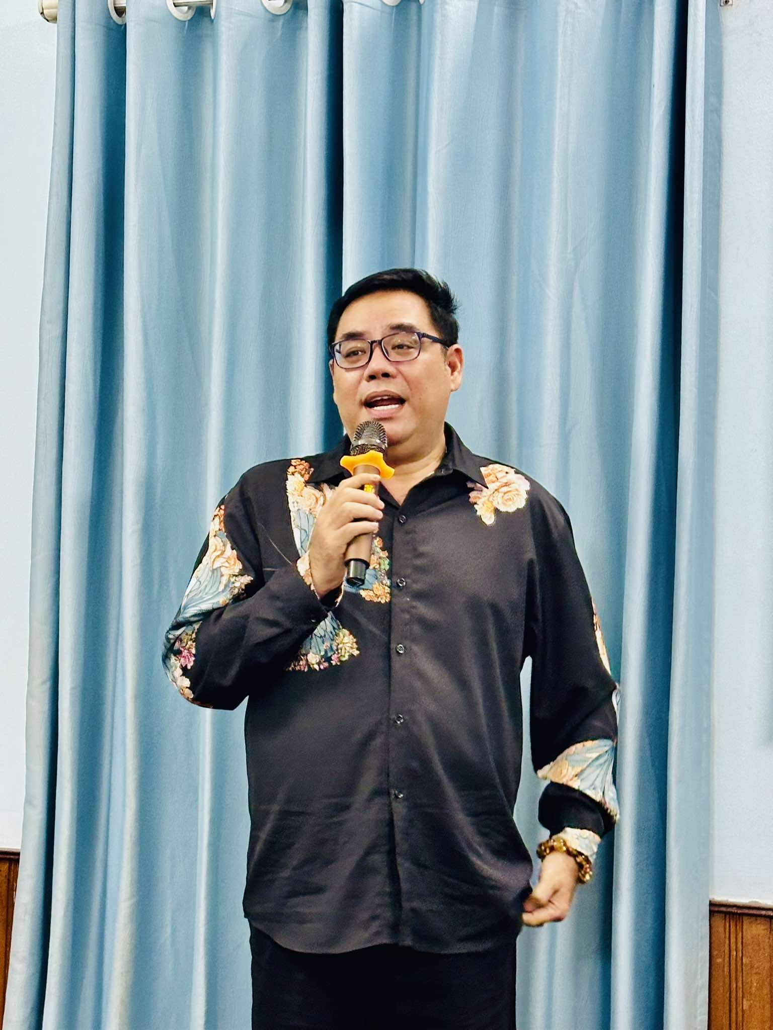 Minh Nhí, Hữu Nghĩa lo khán giả bật cười khi diễn kịch chính luận- Ảnh 6.
