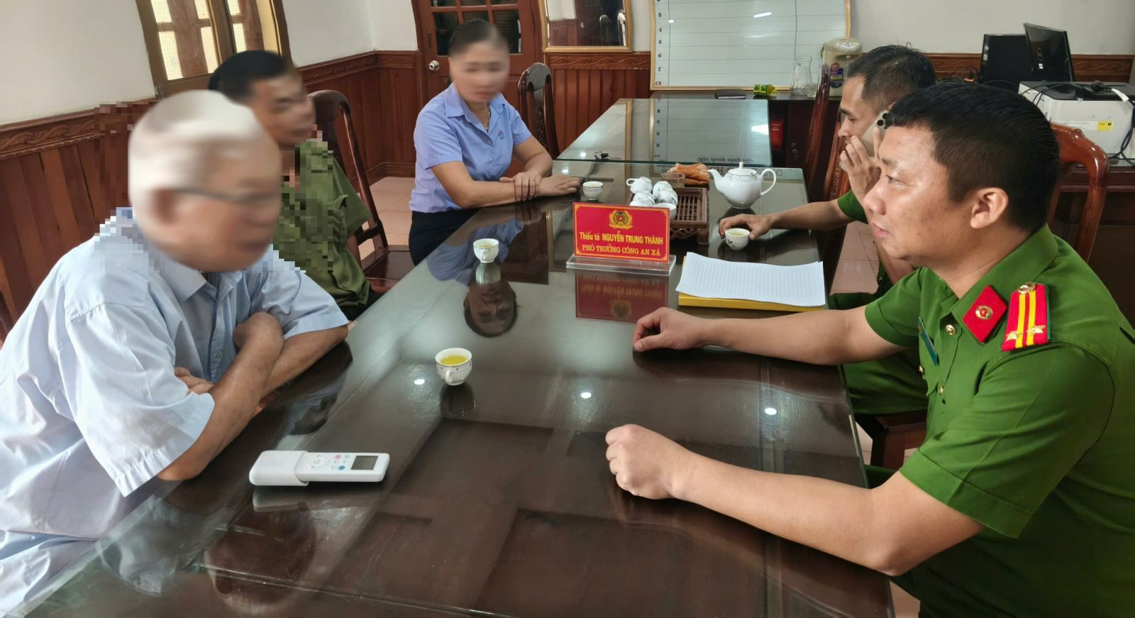 Cụ &ocirc;ng 80 tuổi su&yacute;t mất nửa tỉ đồng sau c&uacute; điện thoại với người xưng "Cục An ninh mạng" - Ảnh 1.