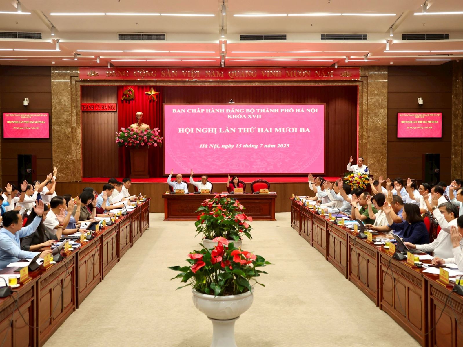 Hà Nội thống nhất phương hướng công tác nhân sự Đại hội đảng bộ lần thứ XVIII- Ảnh 3.
