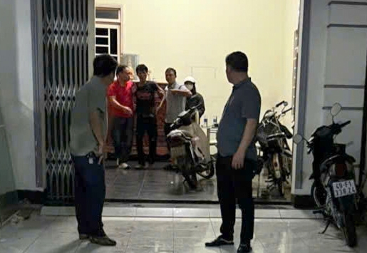 Lâm Đồng: Giải cứu người phụ nữ bị thanh niên "ngáo đá" khống chế- Ảnh 1.