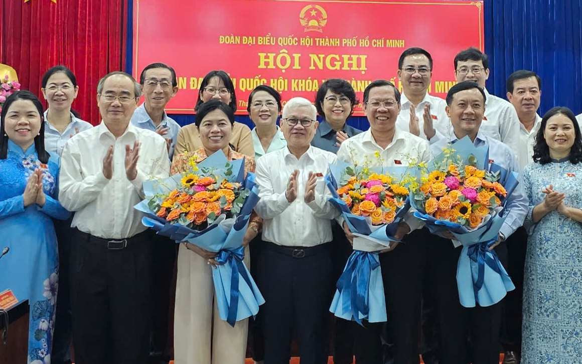 Đoàn Đại biểu Quốc hội TP HCM tri ân lãnh đạo nghỉ hưu, chuyển công tác